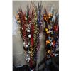 Image 2 : 2 BUNDLES OF DECORATIVE STICKS