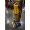 Image 2 : Dyson root 8 cyclone vacuum