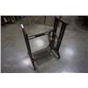 Image 3 : Vintage metal singer trestle sewing machine base