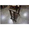 Image 9 : Vintage metal singer trestle sewing machine base
