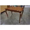 Image 4 : FRENCH PROVINCIAL DINING TABLE WITH 5 LEAFS AND 6 CHAIRS
