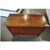 Image 3 : ANTIQUE 4 DRAWER DRESSER ON CASTORS