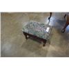 Image 3 : TINY VINTAGE STOOL
