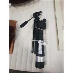 SPOTTING SCOPE AND TRIPOD