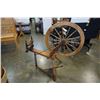 Image 1 : VINTAGE SPINNING WHEEL