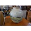 Image 3 : 4 DECORATIVE VASES - TALLEST APPROX 2 FOOT