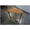 Image 9 : D TABLE AND SMALL WOOD SHELF
