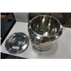 Image 3 : INSULATED 13 INCH STAINLESS STEEL LOCKING FOOD WARMER