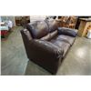 Image 8 : LEATHER LOVESEAT