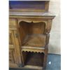 Image 8 : ANTIQUE 2 PIECE BUFFET AND MIRROR GALLERY HUTCH