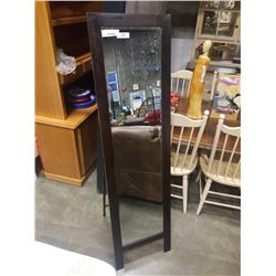 MODERN DRESSING MIRROR