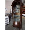Image 8 : SLIGH GLASS DISPLAY CABINET