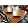 Image 4 : MAHOGANY DINING TABLE WITH 2 LEAFS AND 6 CHAIRS