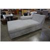 Image 2 : GREY FABRIC CHAISE