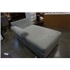 Image 5 : GREY FABRIC CHAISE
