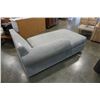 Image 6 : GREY FABRIC CHAISE