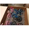 Image 2 : 6 MINIATURE BIKE FIGURES