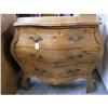 Image 1 : BOMBAY CHEST, GREAT FOYER PIECE #1302170