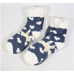 4 PAIRS OF LADIES COZY SOCKS (NEW)
