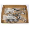 Image 1 : FLAT OF ASSORTED MECHANICS TOOLS INCLUDING