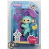 Image 1 : FINGERLINGS INTERACTIVE BABY MONKEY TOY
