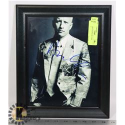 ANDERSON COOPER PICTURE PRESENT