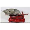 Image 1 : VINTAGE METAL BALANCING SCALE