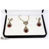 Image 1 : VINTAGE NECKLACE AND EARRING SET