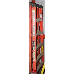 6' FIBERGLASS STEP LADDER - STURDY