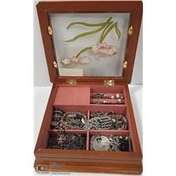 VINTAGE GLASS FLOWER JEWELLERY BOX WITH CONTENTS