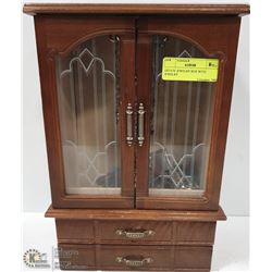 ESTATE JEWELRY BOX WITH JEWELRY