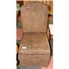 Image 1 : ESTATE UPHOLSTERED CHAIR