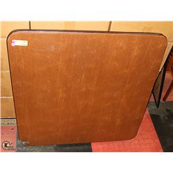 ESTATE FOLDING CARD TABLE