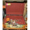 Image 1 : ESTATE JEWELLERY BOX WITH CONTENTS