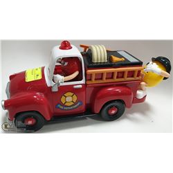 M & M'S FIRE TRUCK PICK UP