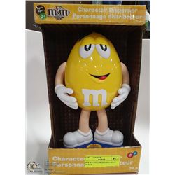 M & M'S YELLOW HOLDING BELLY IN BOX