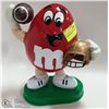 Image 1 : M & M'S RED FOOTBALL PLAYER