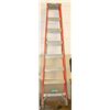 Image 1 : 8' FIBERGLASS PLATFORM/STEP LADDER - LOUISVILLE