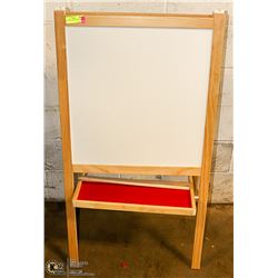 KIDS CHALKBOARD/WHITEBOARD