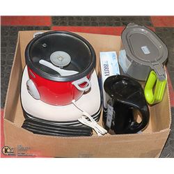 BOX WITH KITCHENWARE INCL. RED SUNBEAM