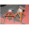 Image 1 : BOX WITH SET OF 2 METAL JACK STANDS -