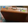 Image 2 : SAMSONITE ANTIQUE SUITCASE