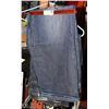 Image 1 : 2 PAIRS OF DENVER HAYES JEANS SZ 40 X 30