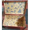 Image 1 : ANTIQUE CHILDREN'S WOODEN TOY BOX