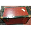Image 2 : ANTIQUE CHILDREN'S WOODEN TOY BOX