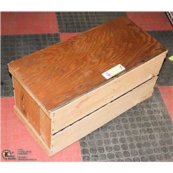 VINTAGE DOUBLE SIZE EGG CRATE 12" X 25"