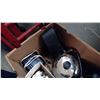Image 3 : Box With Toaster, Hand Mixer, 2 Radios, Mixer Pot