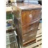 Image 2 : 4 DRAWER DRESSER (CHEST OF DRAWERS) 32W X 39H X 17"D