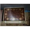 Image 3 : 3 TV TRAYS & 1 FOOT STOOL