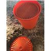 Image 2 : Pasta Roller & LED Light & Vintage Tupperware